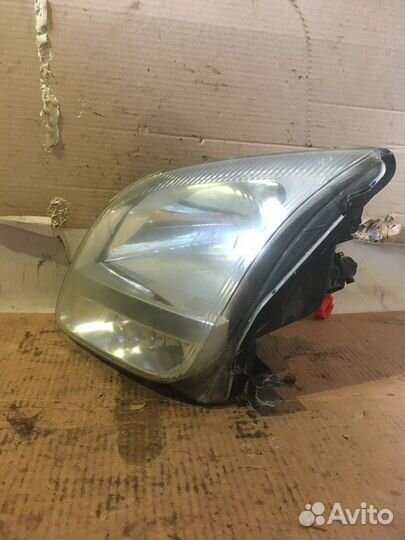 Фара левая Suzuki Ignis