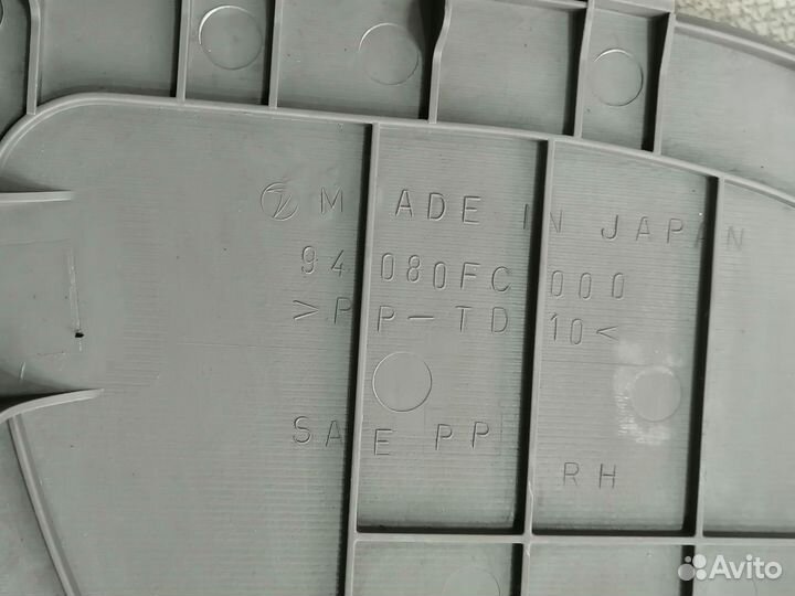 Накладка задней стойки для Subaru Forester (SF5)