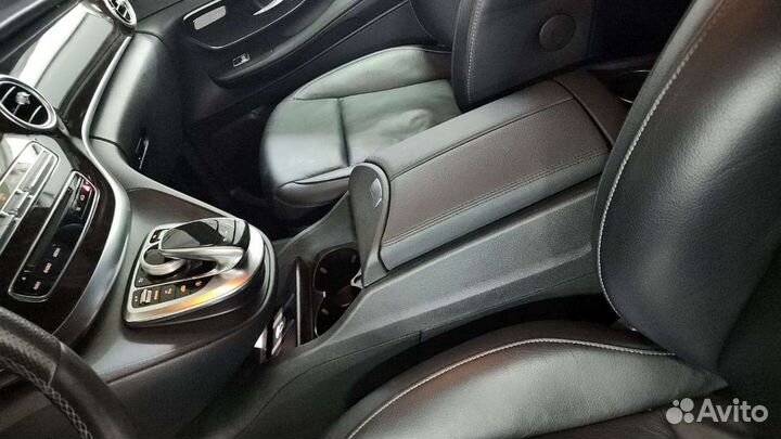 Центральная консоль подлокотник W447 с бардочком