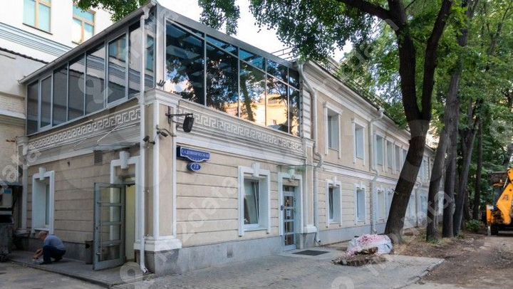 Здание, 614 м²