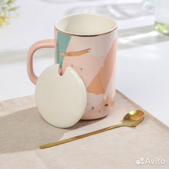 Кружка керамическая с крышкой и ложкой «Анабель»