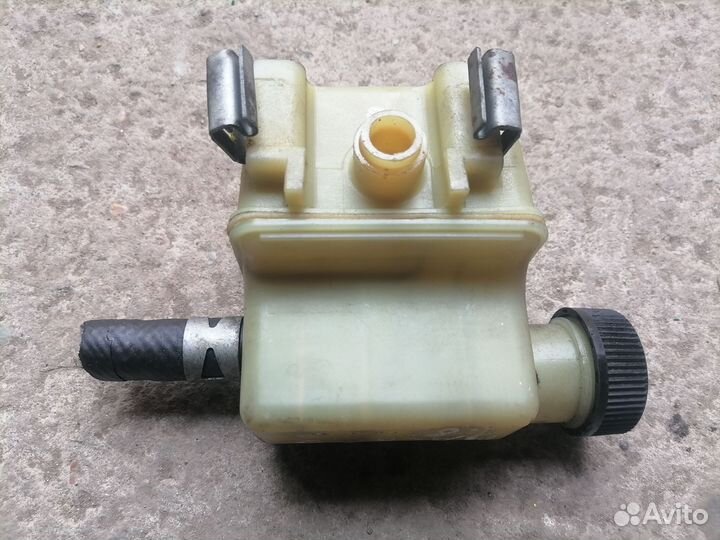 Бачок гур Mazda CX-7