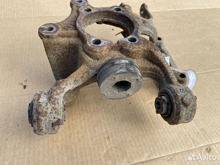 Кулак поворотный задний правый Mazda 3 III