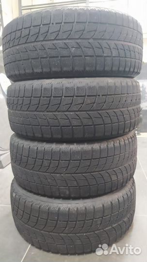 Bridgestone Blizzak WS-60 215/55 R16