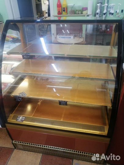 Кондитерская холодильная витрина Карбома