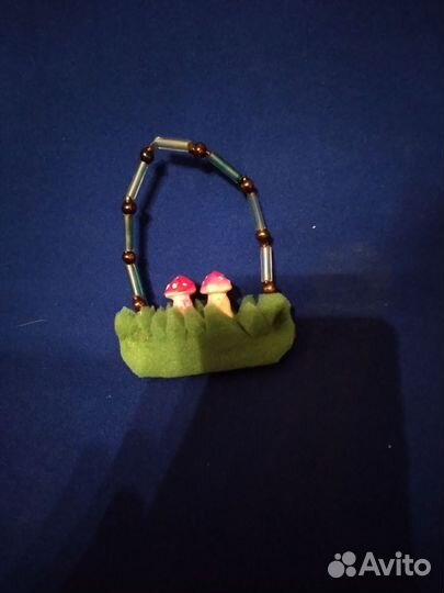 Елочная игрушка грибы в корзине антиквариат