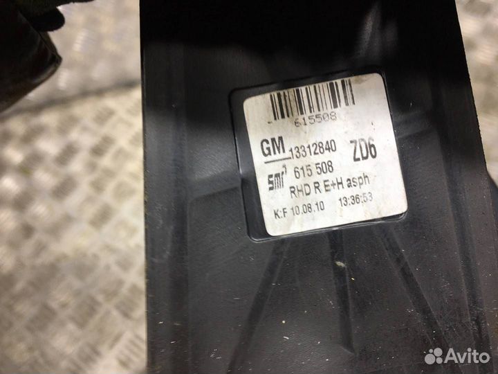 Зеркало наружное правое Opel Zafira Family рест