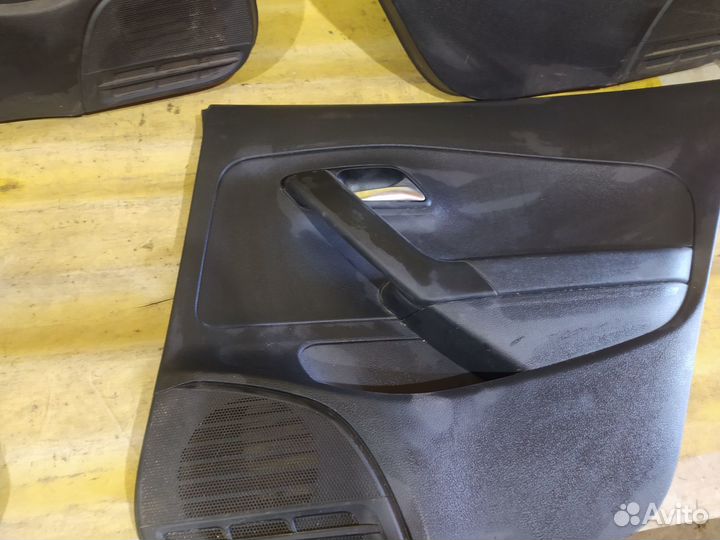 Обшивка двери VW Polo 5 Фольксваген поло 11-20