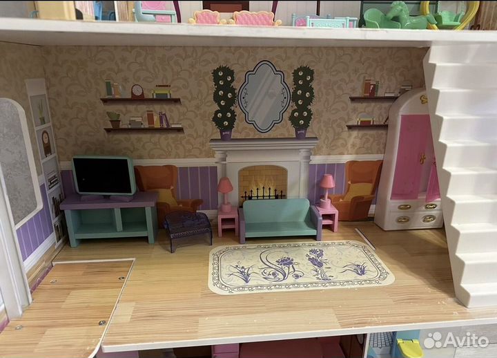 Кукольный домик с мебелью деревянный