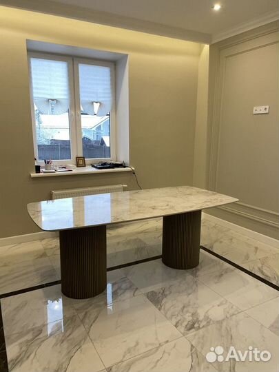 Стол c дизайнерской ножкой Вельвет керамогранит