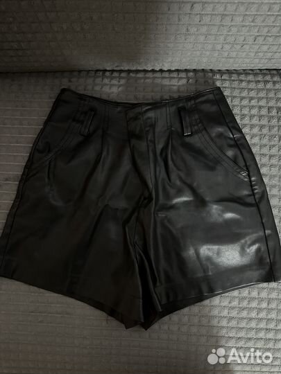 Кожаные шорты
