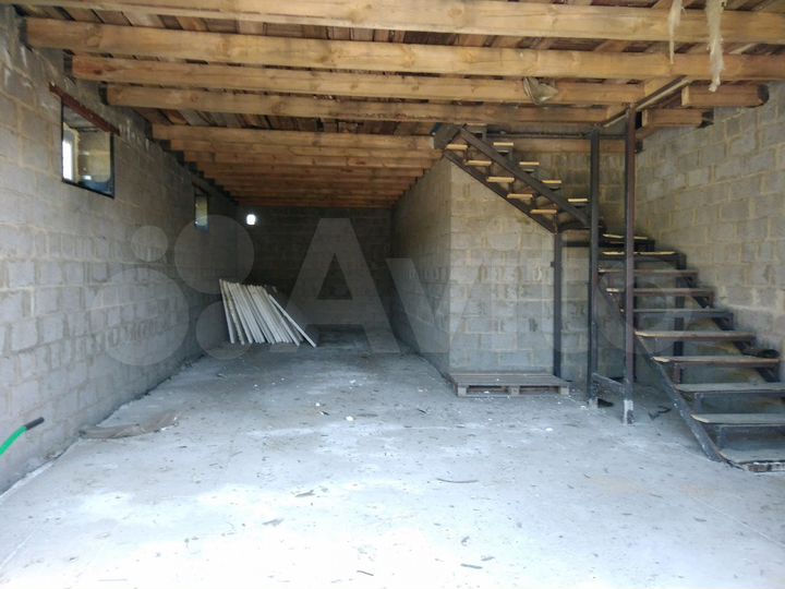 Гараж, > 30 м²