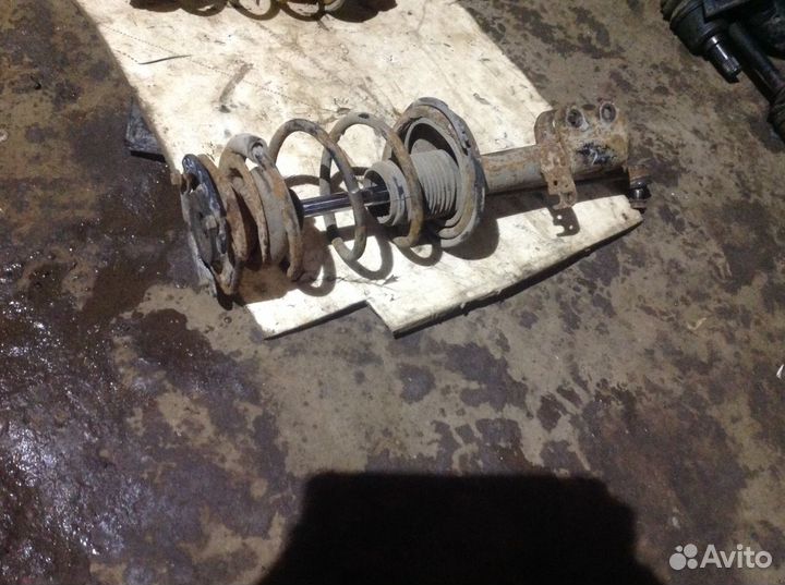 Стойка передняя BYD F3 бад ф3