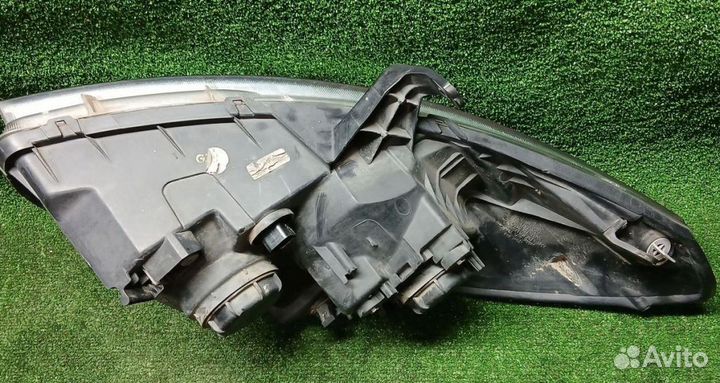 Фара правая Hyundai / Kia Гранд Старекс, Н1