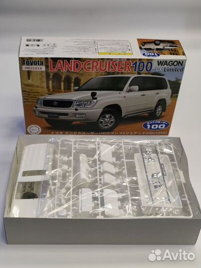 Toyota Land Cruiser 100 Сборная модель Fujimi