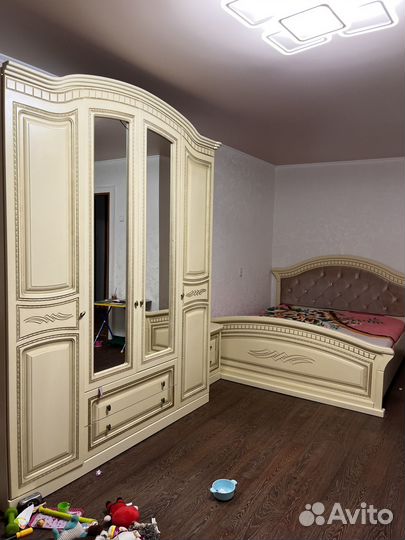 Спальный гарнитур