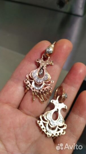 Золотые серьги с жемчугом и бриллиантами