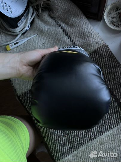 Боксерские перчатки 10 oz