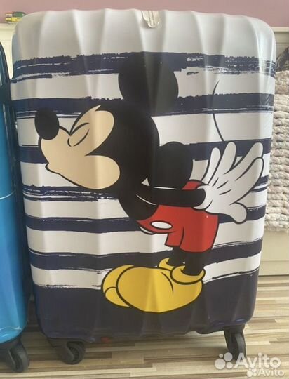 Чемодан American Tourister Mickey Kiss