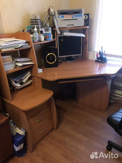 Продаю компьютерный стол