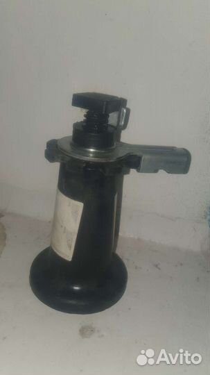 Домкрат винтовой 2т