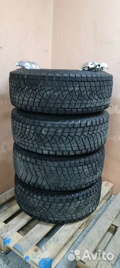 Bridgestone Blizzak LT 285/75 R16