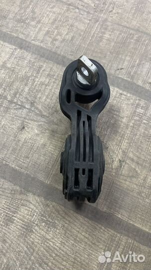 Подушка двигателя honda civic 4D