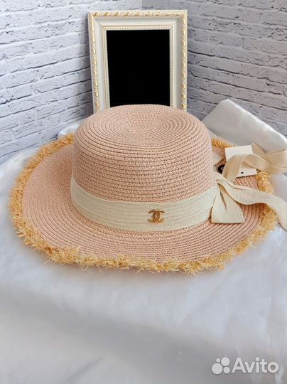 Соломенная шляпа Chanel с лентой