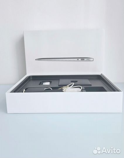 Macbook air 13 2017 i5, 8/128GB