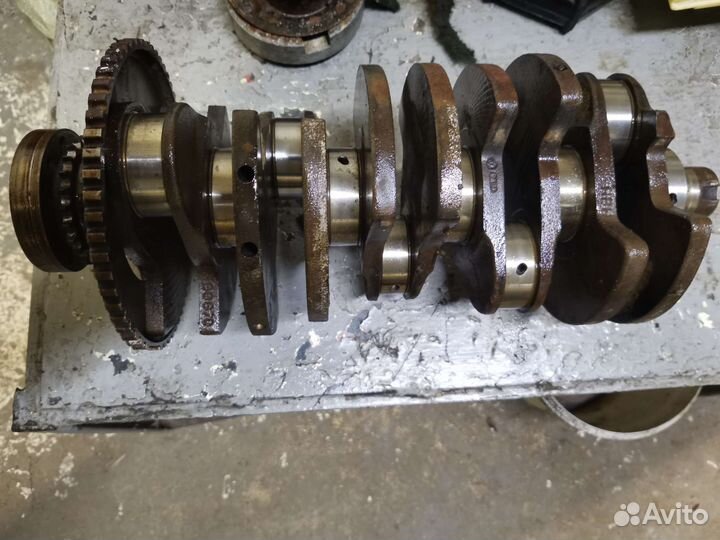 Коленвал стд Пассат б5 VR5 2.3л
