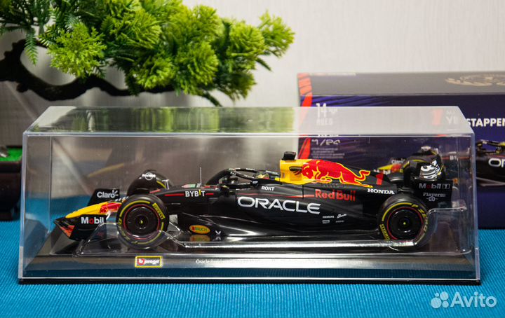 Модель формула 1 Red Bull Racing Rb19 2023, 1:24