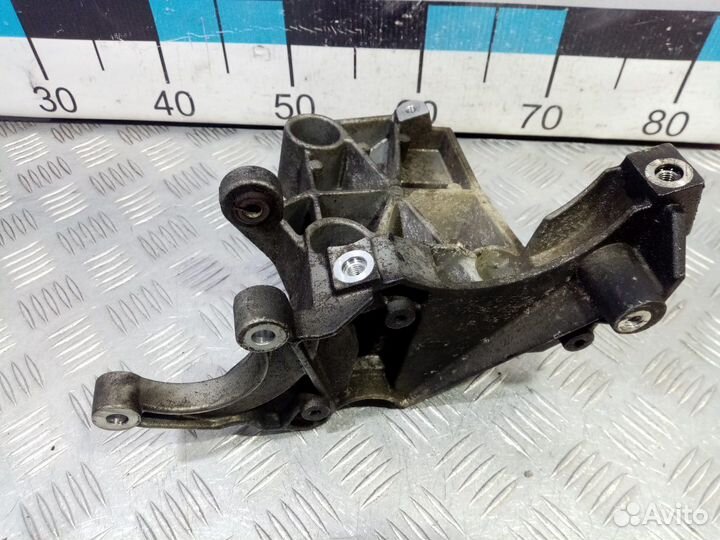 Б/У Кронштейн гидроусилителя#002