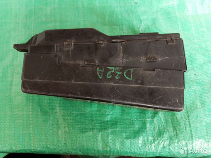 Блок предохранителей Mitsubishi Eclipse D32A