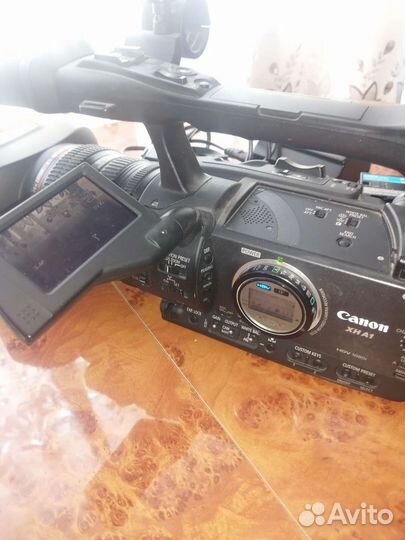 Видеокамера canon