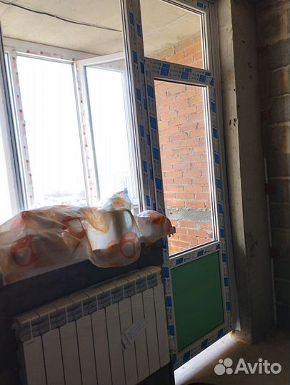 Балконная дверь с окном