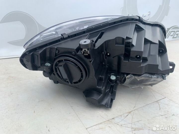 Фара левая Mercedes Ml W166 A1668205459