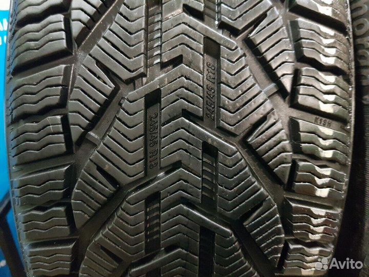 Kormoran Snow 245/45 R18