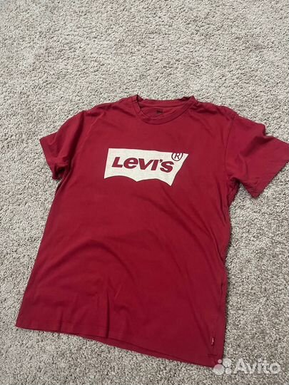 Футболка Levi's