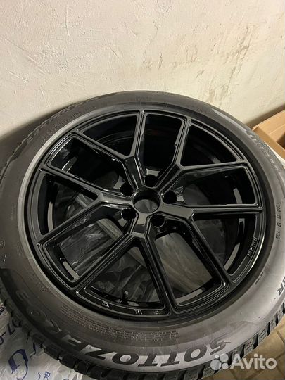 Momo A-Lusion M9 245/50 R19