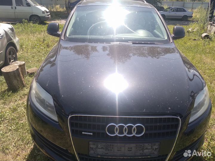 Детали кузова Audi Q7