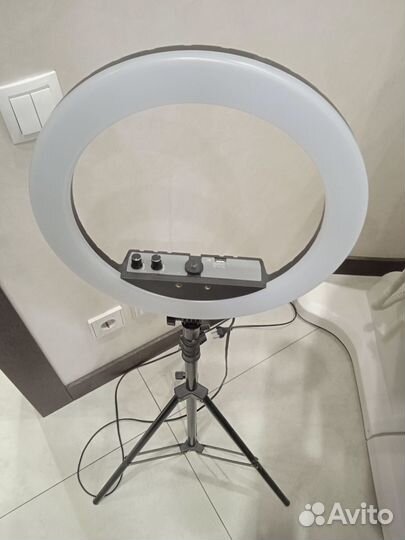 Кольцевая лампа