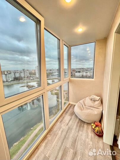 Остекление и отделка балконов / лоджий современно