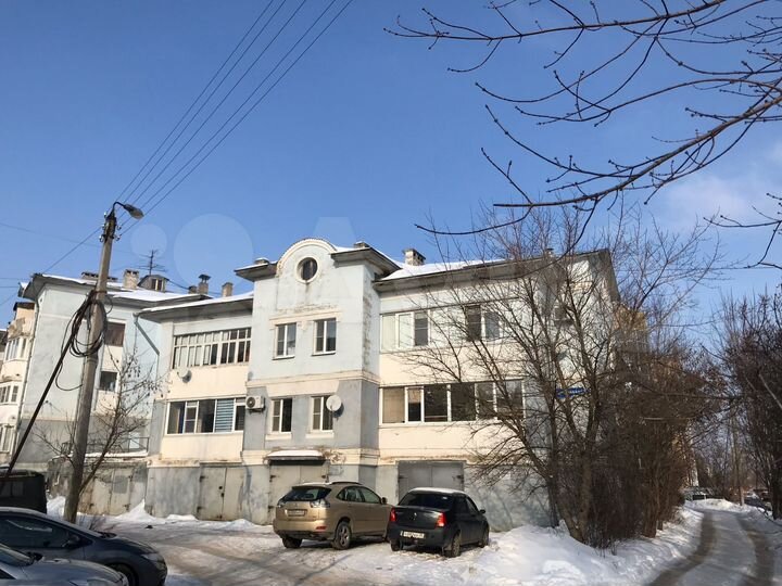 2-к. квартира, 71,2 м², 1/3 эт.