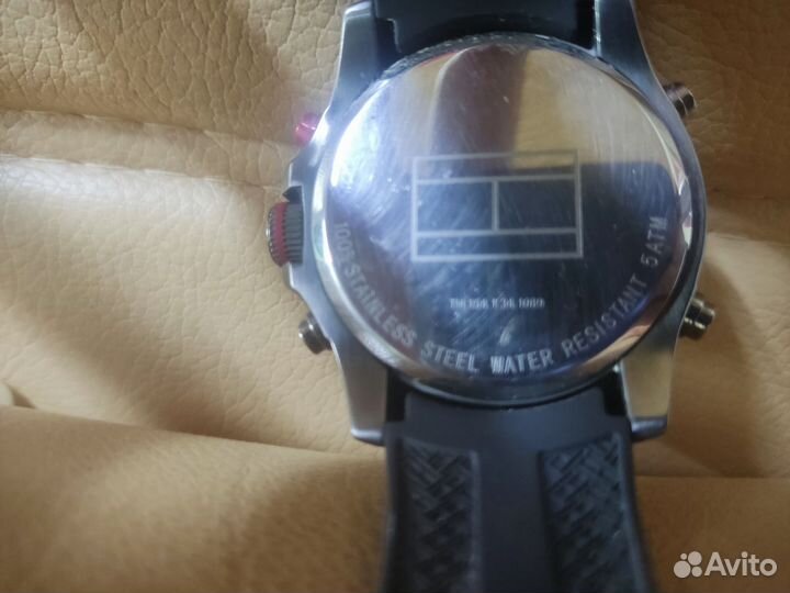 Часы Tommy Hilfiger