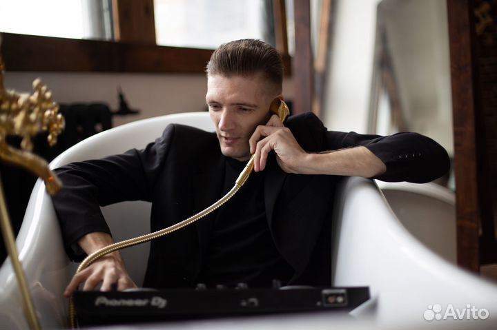 Диджей DJ, Цветомузыка, Дым, Холодные фонтаны