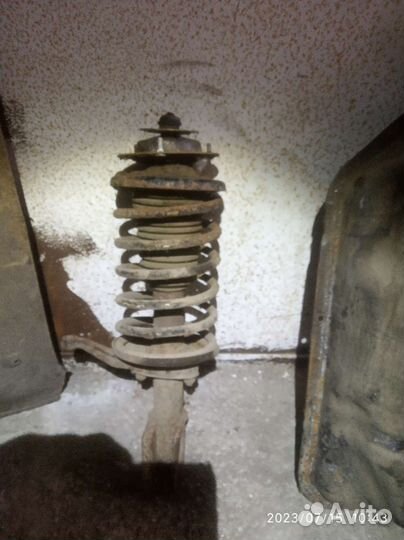 Передняя стойка москвич2141