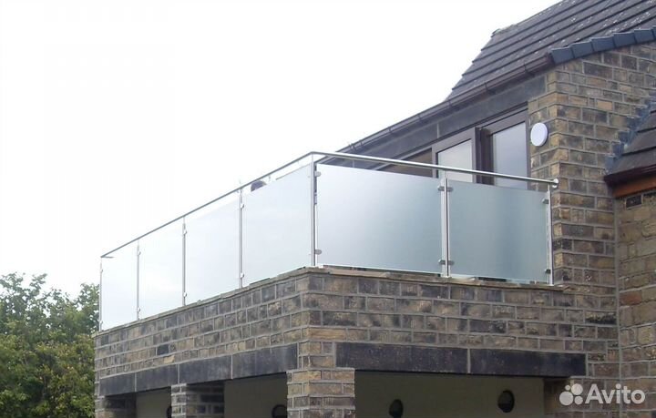 Ограждение для балкона из стекла