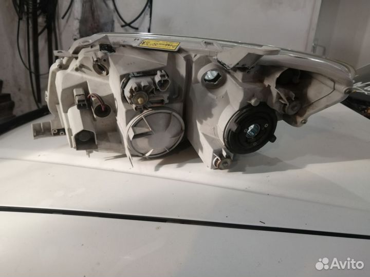 Фара Toyota fielder