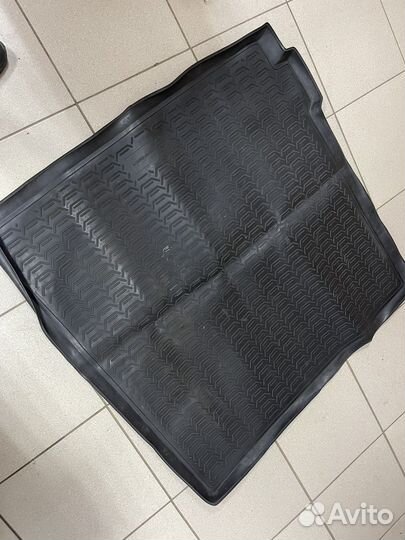 Коврик в багажник патфандер р51