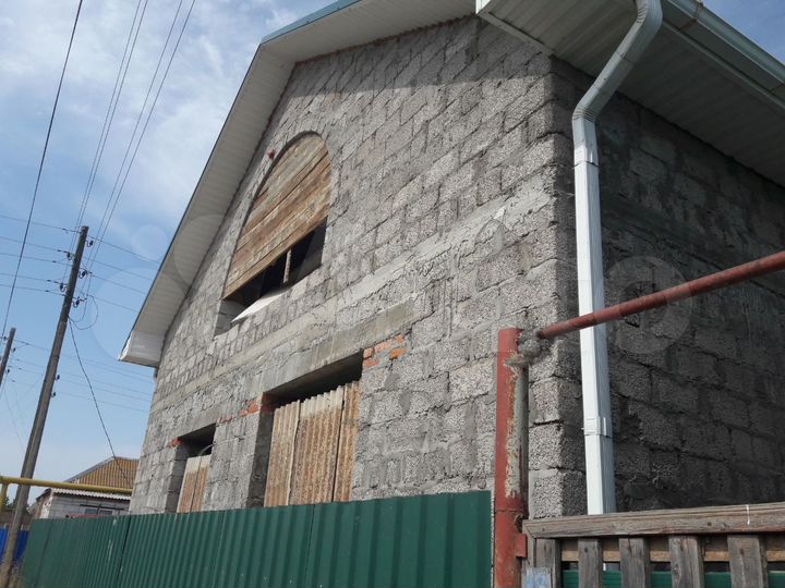 Коттедж 340 м² на участке 10 сот.